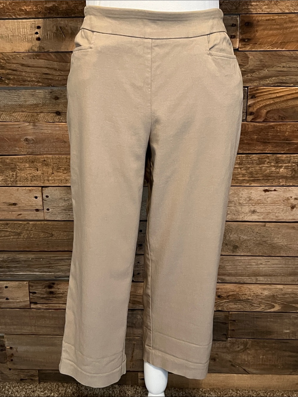 Women’s Beige Cropped Wide-Leg Capri Pants